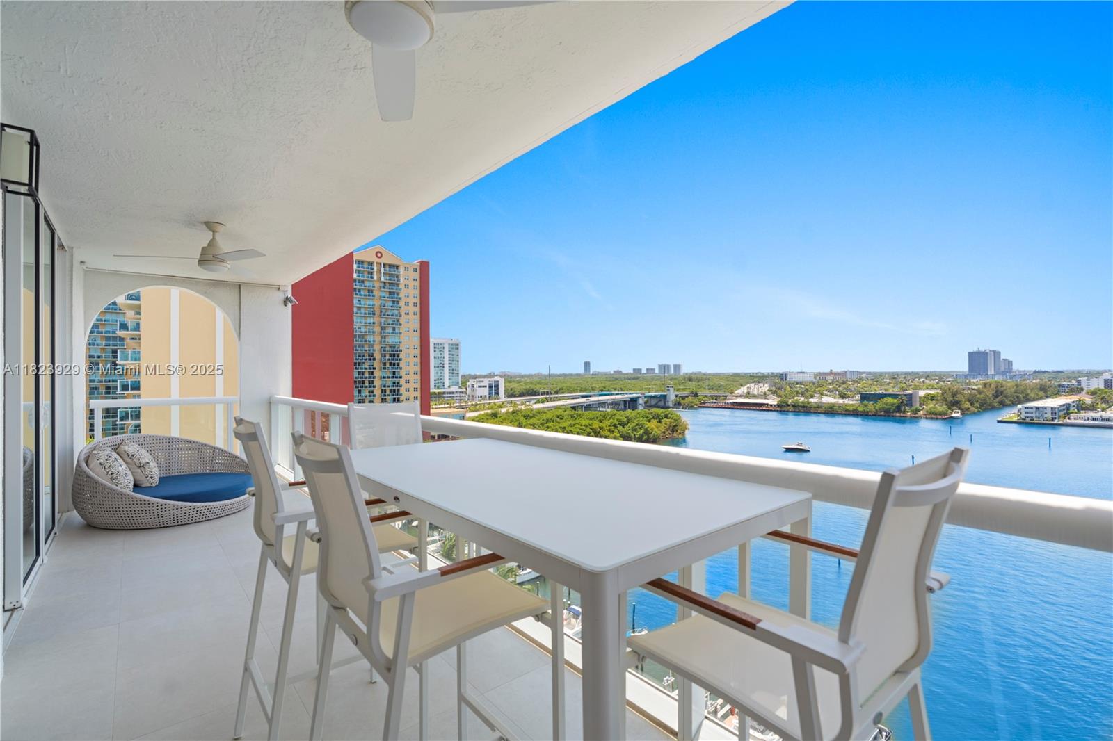 GOLDEN BAY CLUB CONDO - Residential
