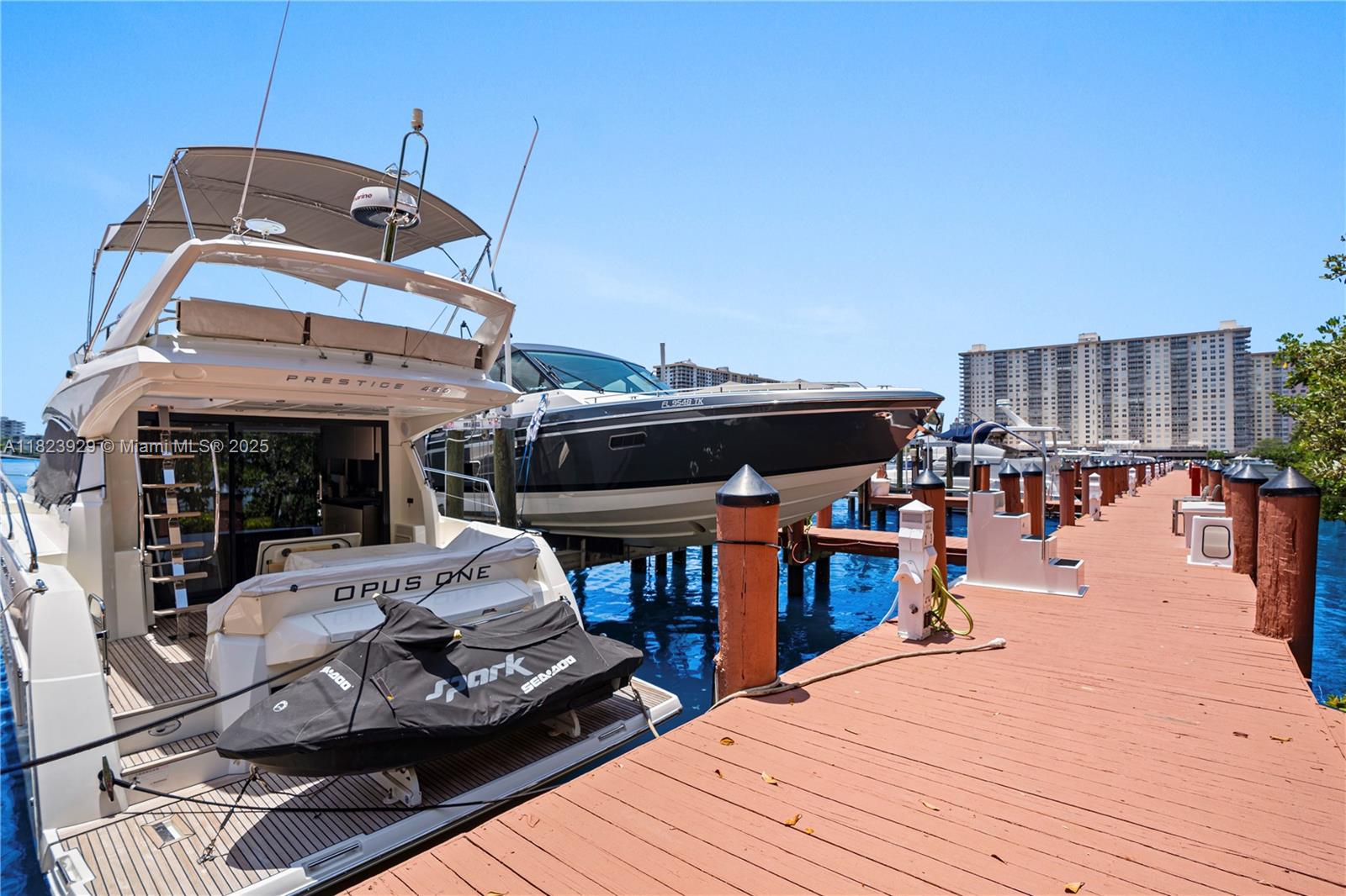 GOLDEN BAY CLUB CONDO - Residential