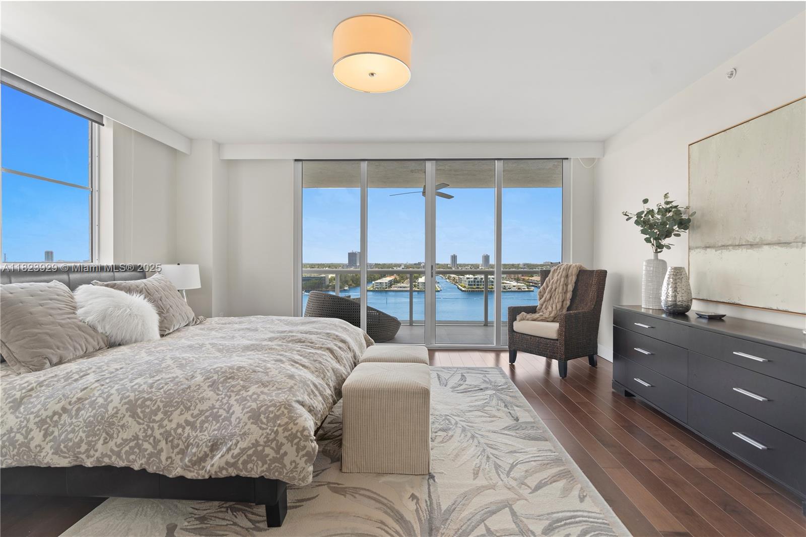 GOLDEN BAY CLUB CONDO - Residential