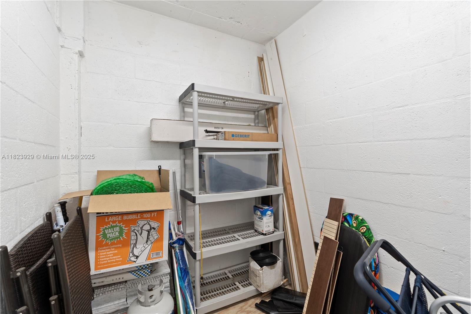 GOLDEN BAY CLUB CONDO - Residential