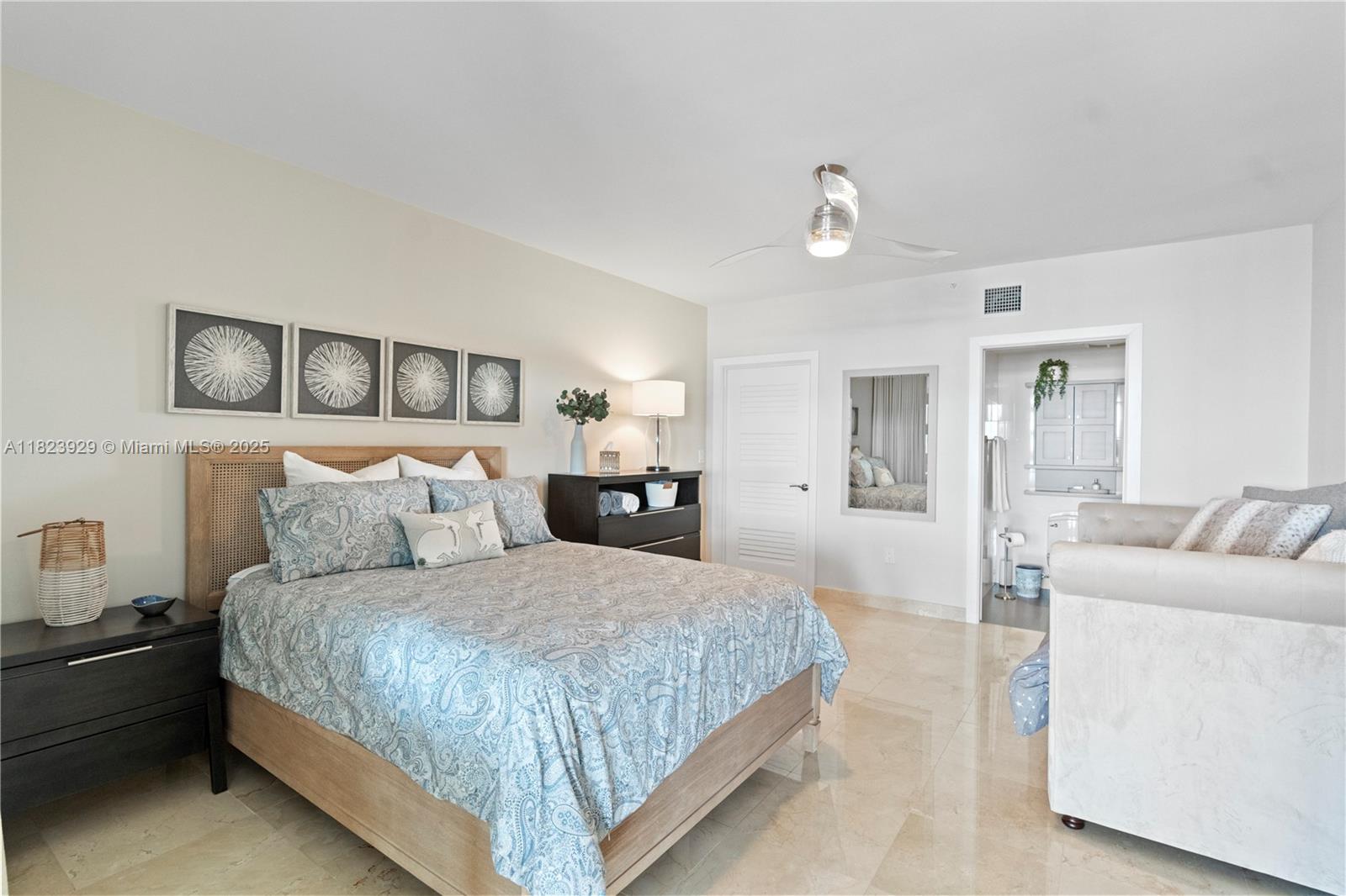 GOLDEN BAY CLUB CONDO - Residential