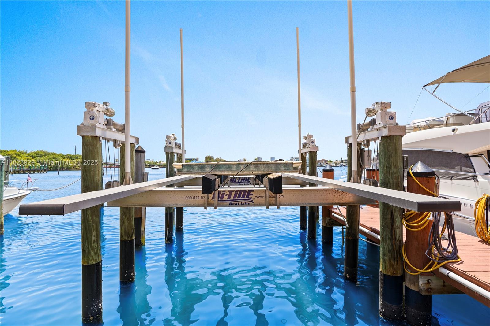 GOLDEN BAY CLUB CONDO - Residential