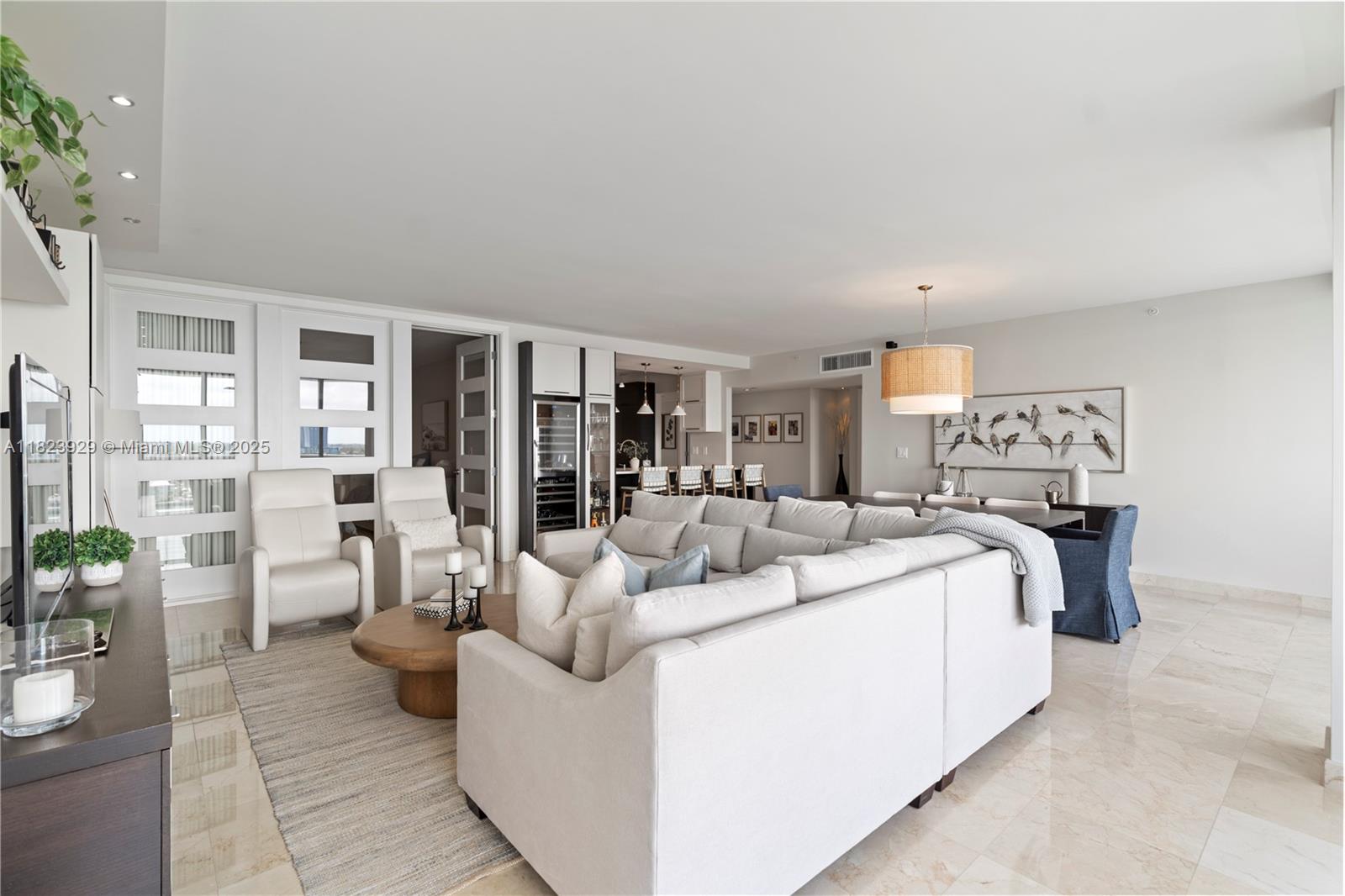 17050 N Bay Rd PH1201