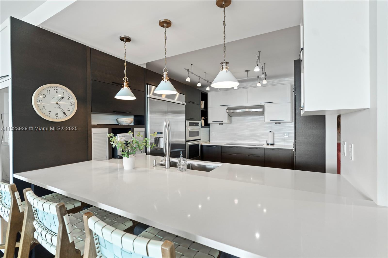 GOLDEN BAY CLUB CONDO - Residential