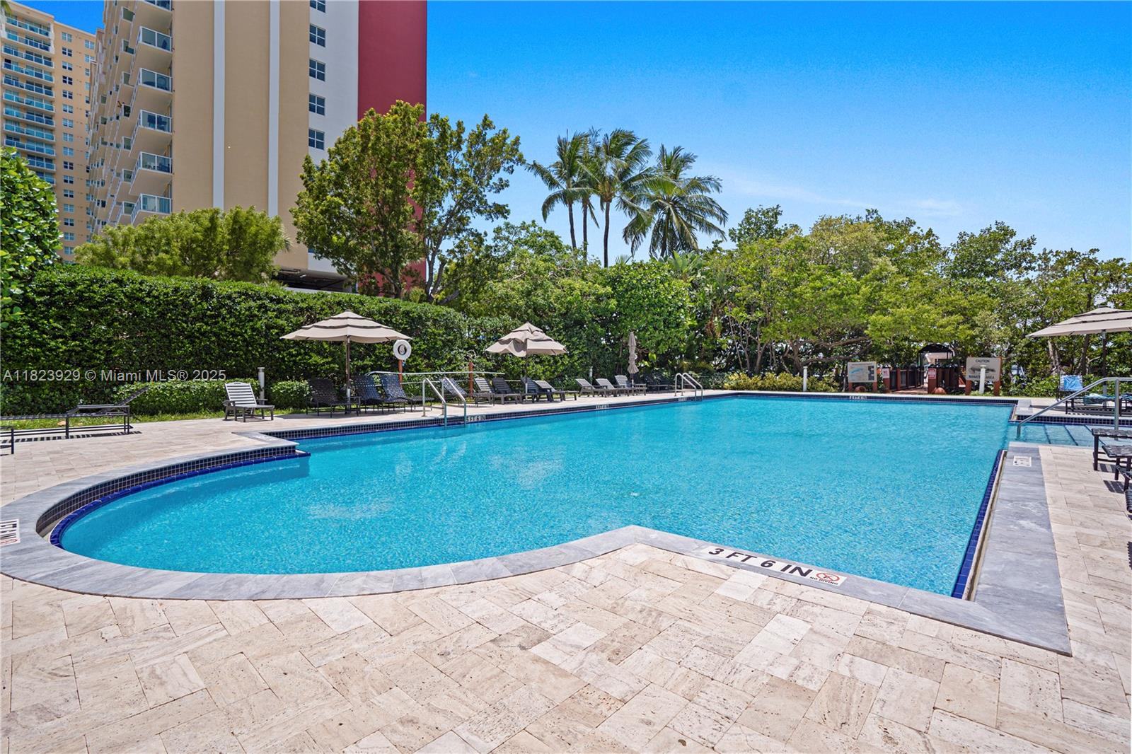 GOLDEN BAY CLUB CONDO - Residential