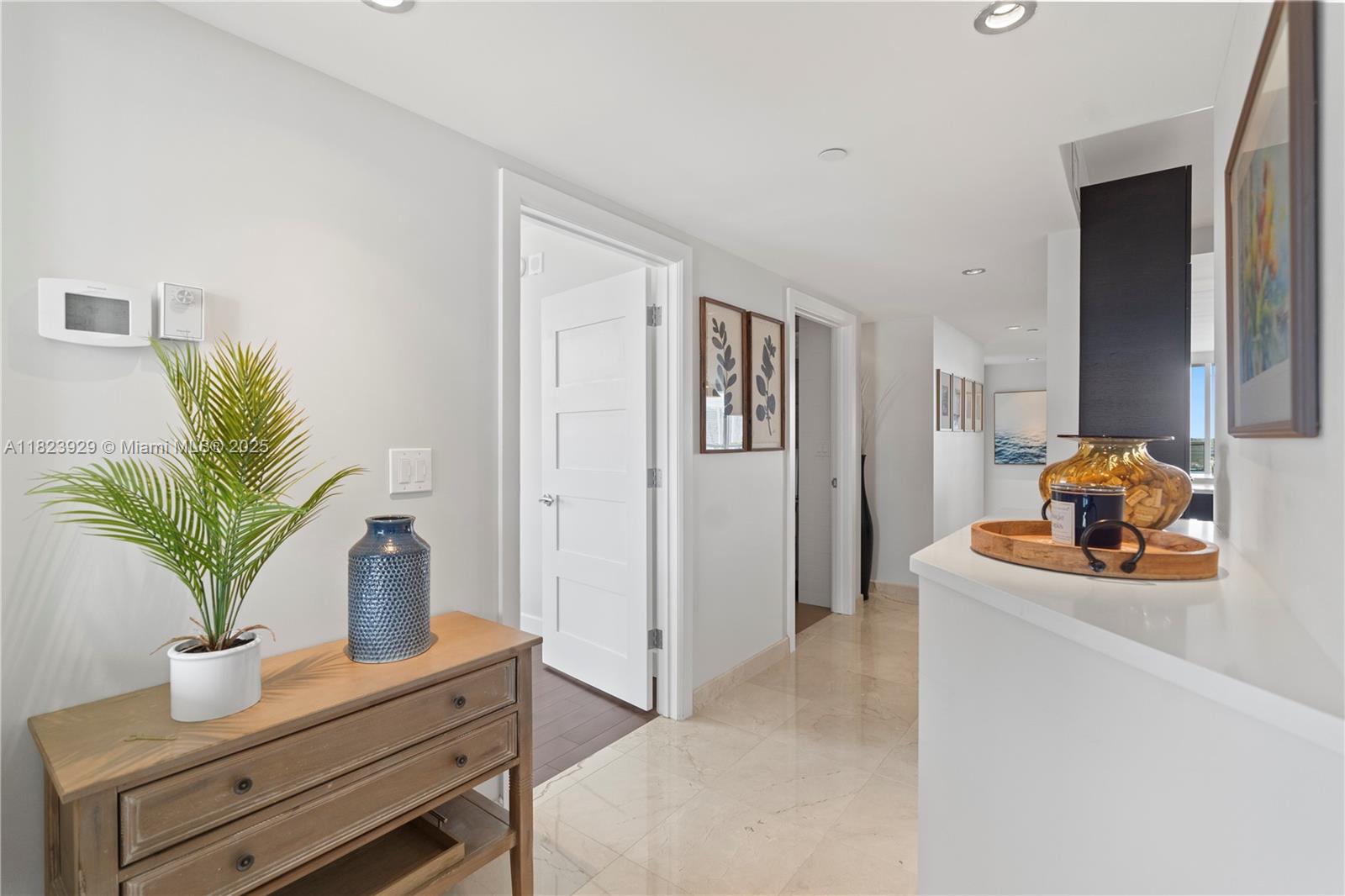 GOLDEN BAY CLUB CONDO - Residential