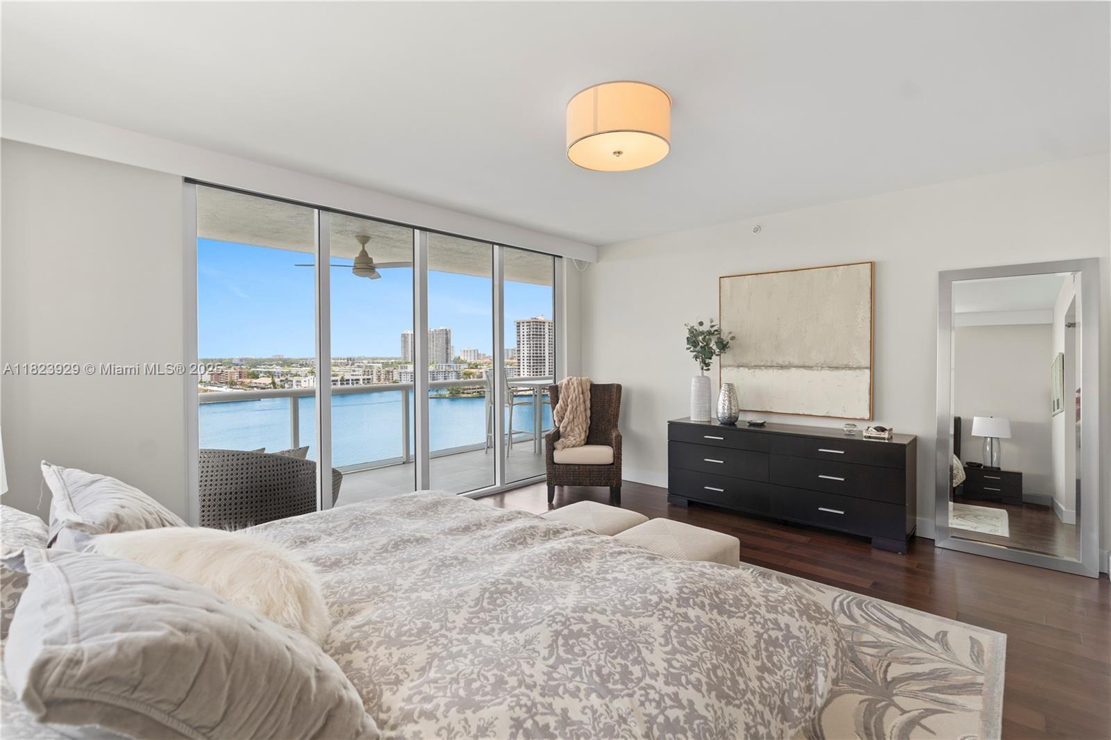 GOLDEN BAY CLUB CONDO - Residential