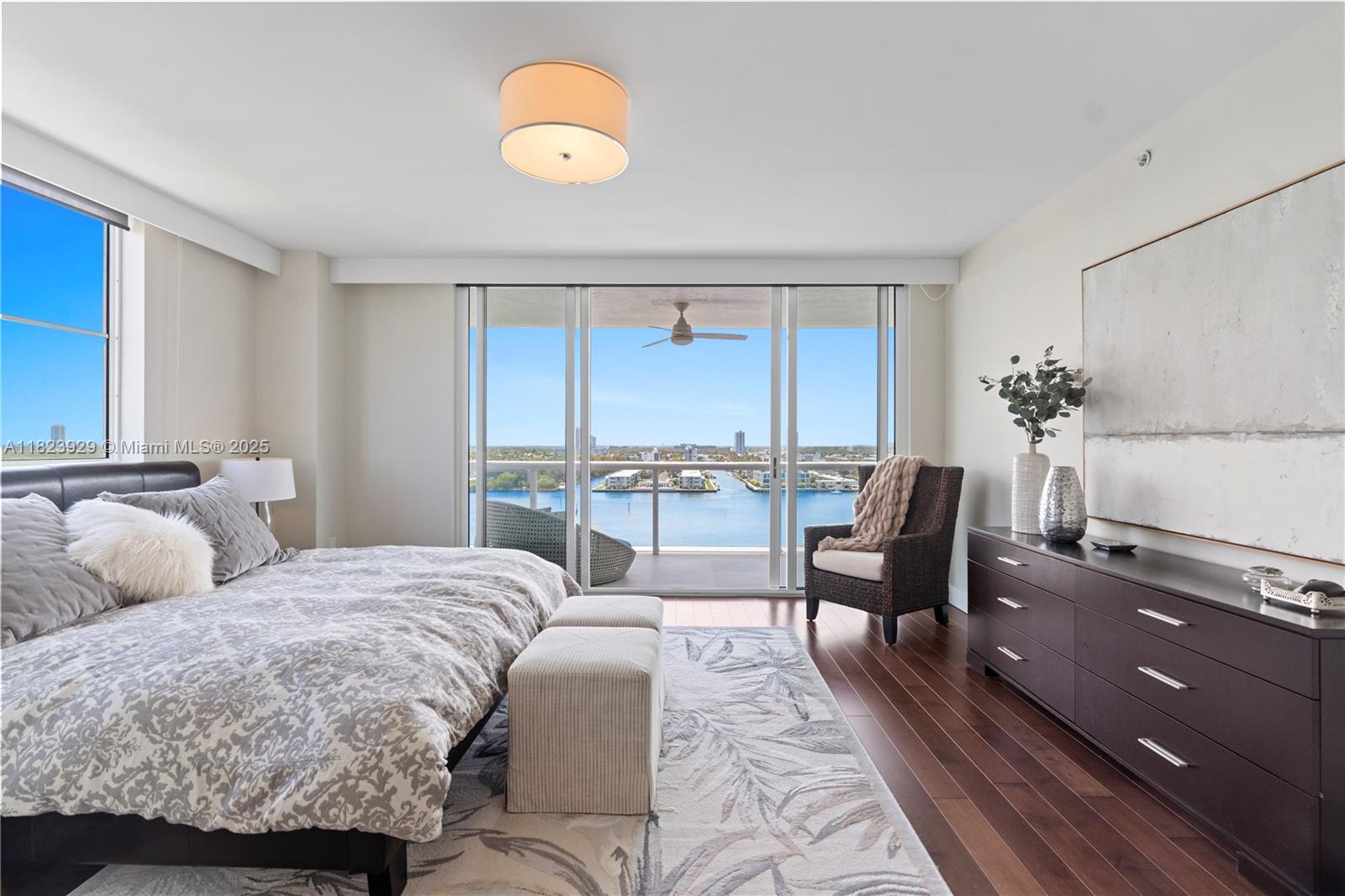 GOLDEN BAY CLUB CONDO - Residential