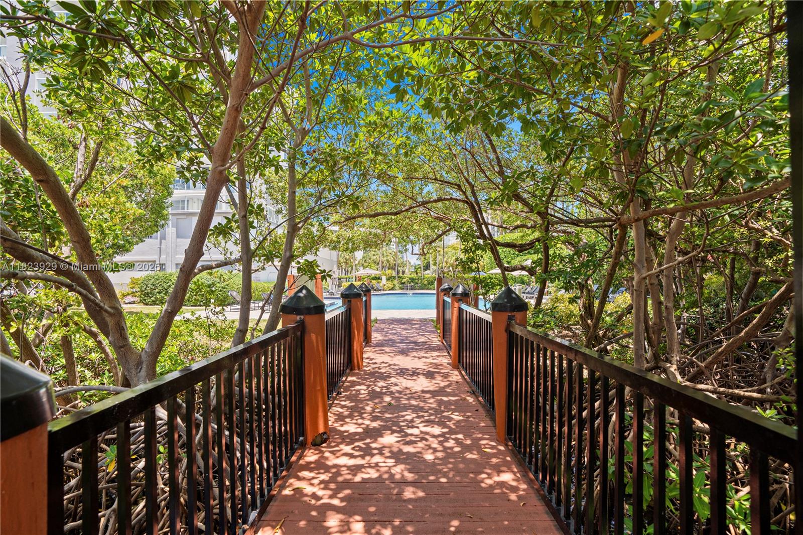 GOLDEN BAY CLUB CONDO - Residential