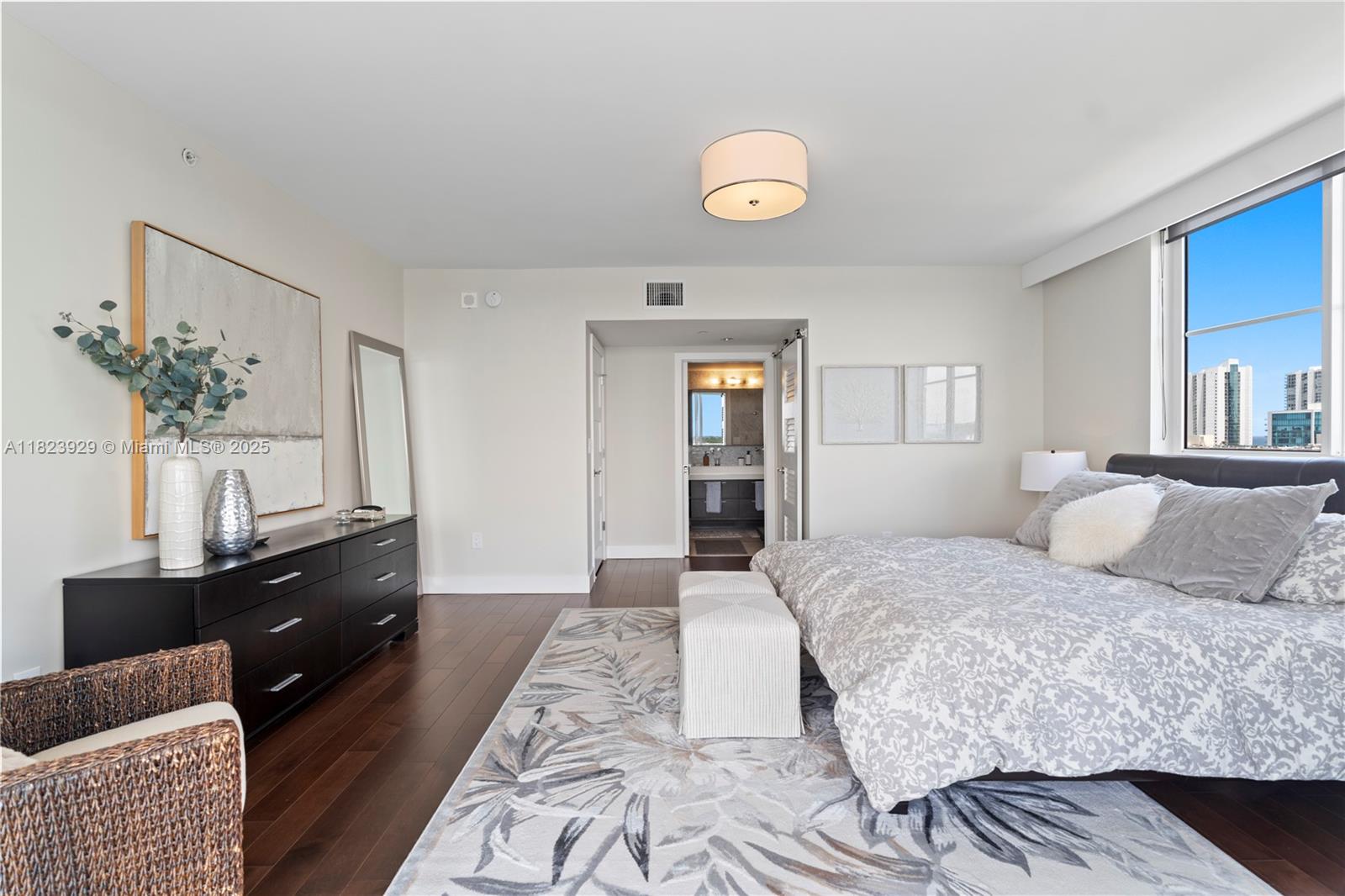 GOLDEN BAY CLUB CONDO - Residential