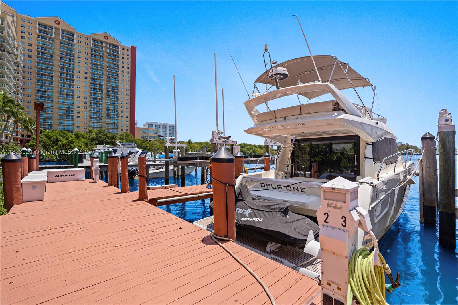 GOLDEN BAY CLUB CONDO - Residential