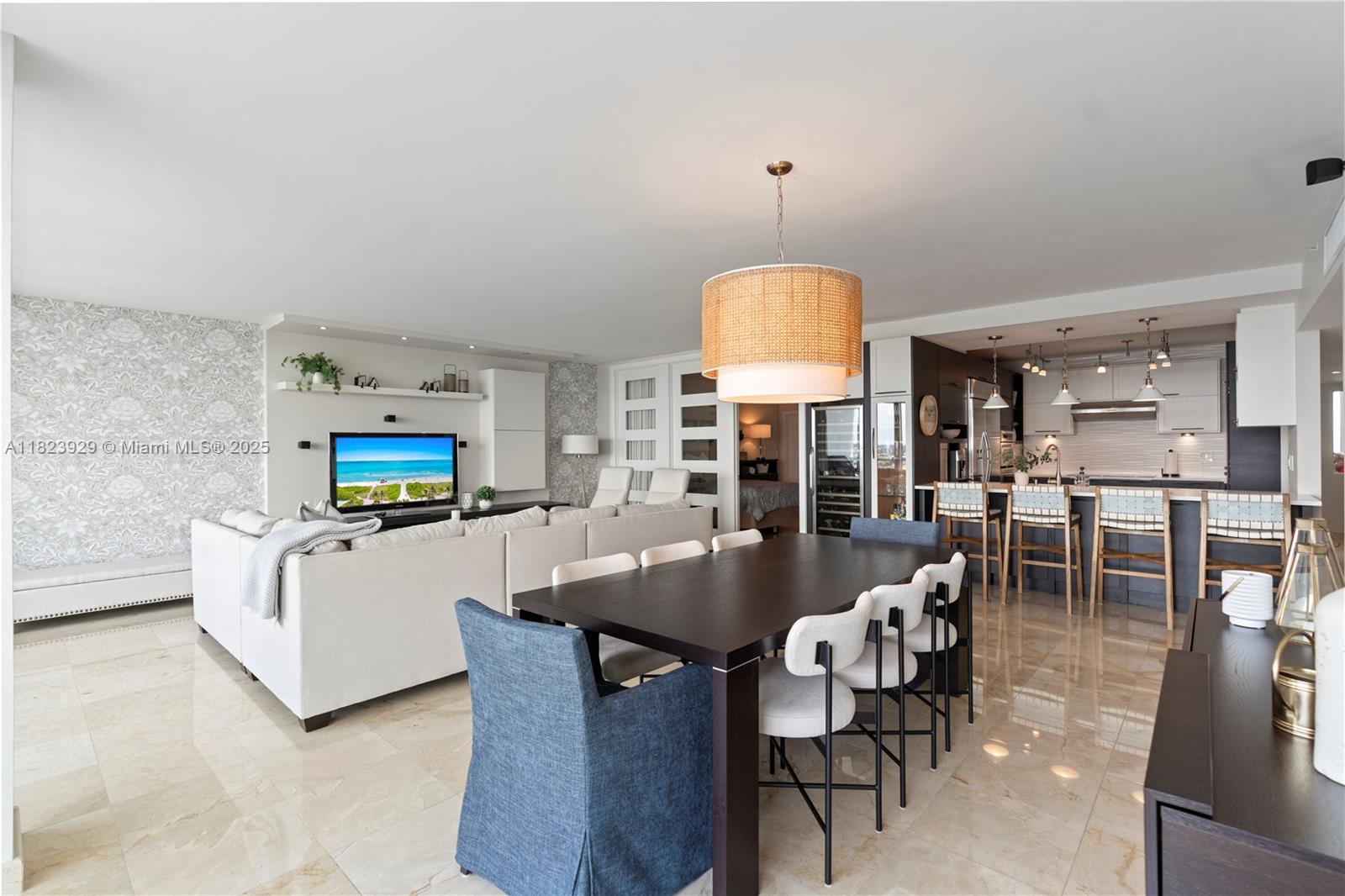 GOLDEN BAY CLUB CONDO - Residential