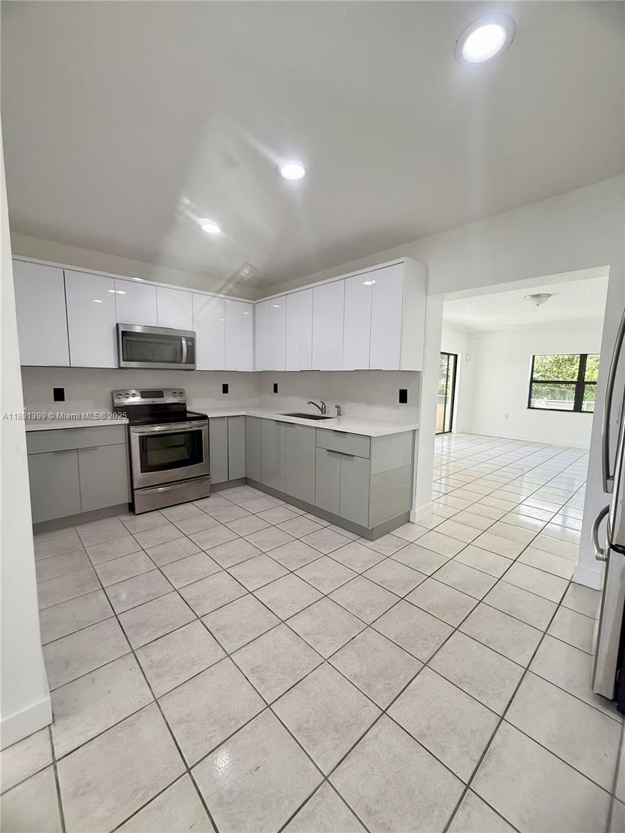 11821 SW 185th Ter 0