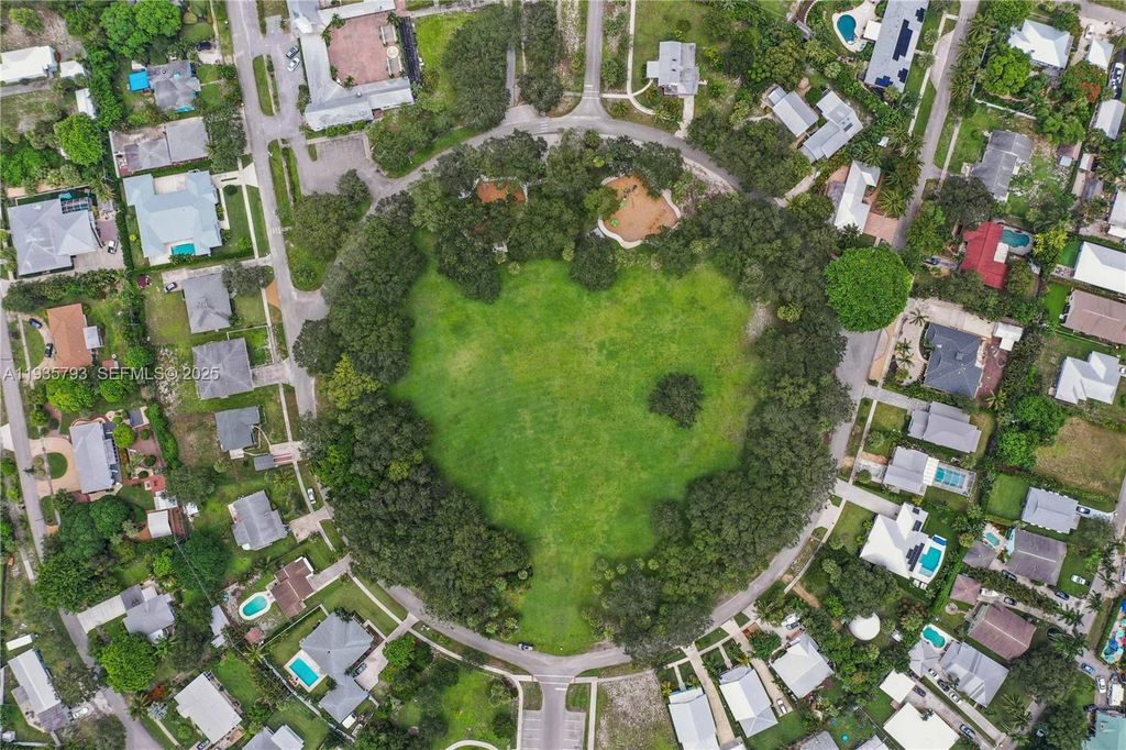 Photo of 9035 SE Athena St, Hobe Sound, FL 33455 (MLS # A11935793)