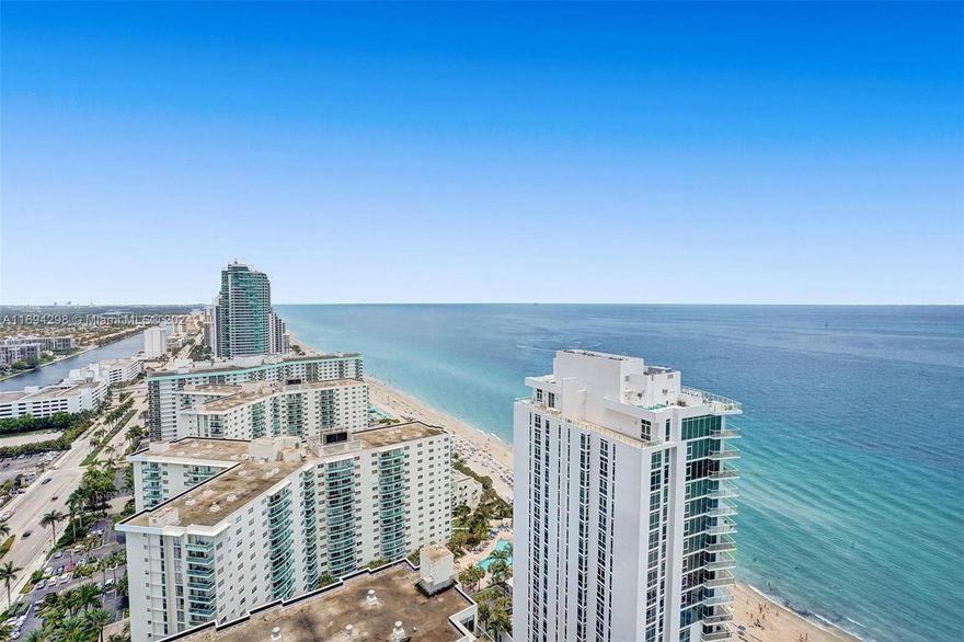 PRICE IS PER WEEK. Breathtaking unobstructed ocean and city views from every room! This immaculate 2 bed 2
bath is fully furnished with a state of the art kitchen equipped with everything necessary for your vacation stay
(pots, pans, cutlery, coffee machine, new sheets, towels, safe, ironing board and more). A toothbrush is all you
need to bring! Beautiful large tile flooring throughout the unit, washer and dryer, furnished balcony. This Luxury
Resort offers everything you need for your next trip: Located on the beach: chairs and towel services, ocean front
dining, pool deck on the 9th floor with 2 infinity pools, Fitness Center and an amazing full service spa, Cocktail Bar
and restaurant, Mini Market in lobby. Call listing agent to get details. PRICE VARIES DEPENDING ON THE SEASON.