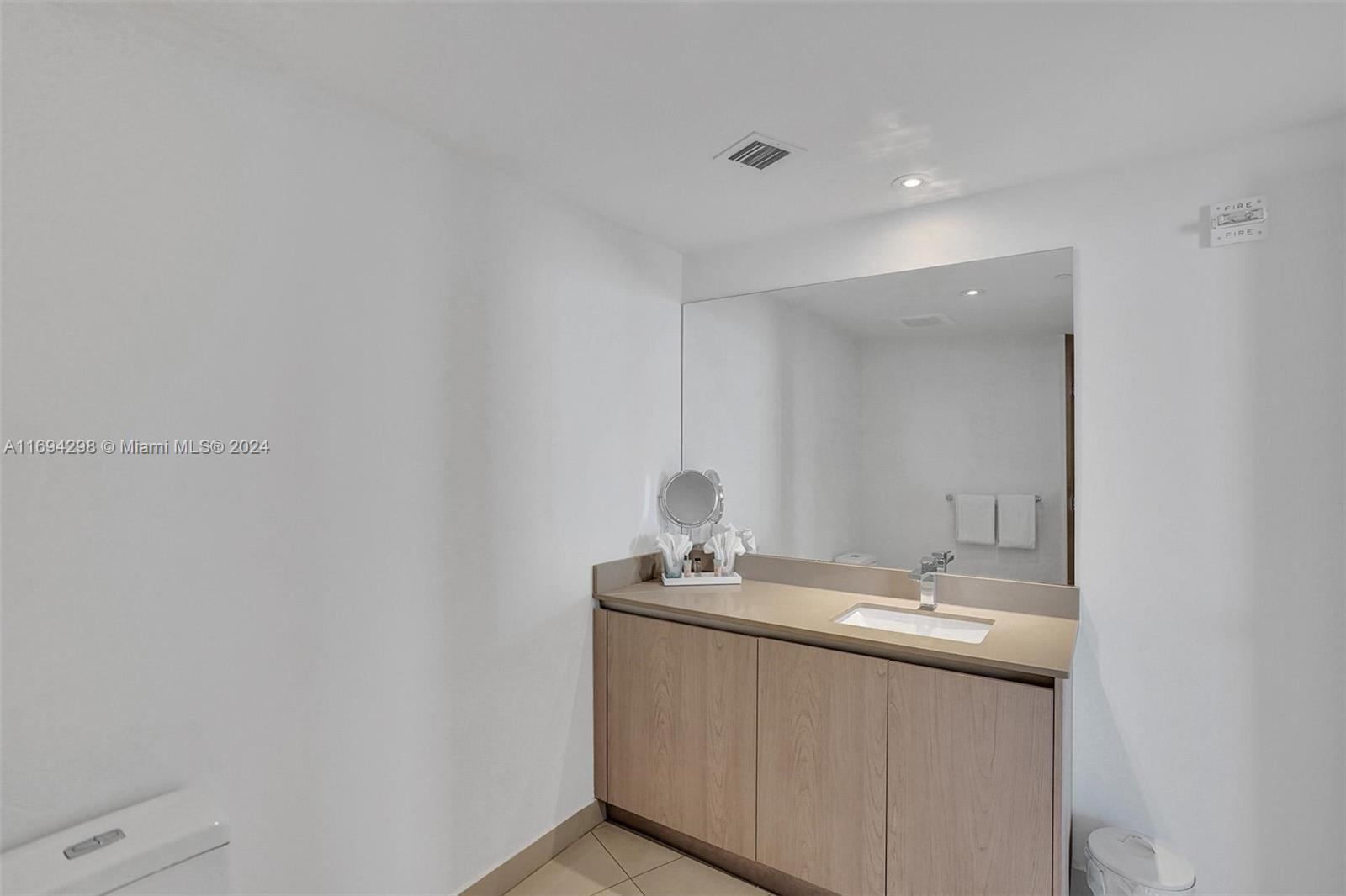 4111 SOUTH OCEAN DRIVE CO - Residential Lease