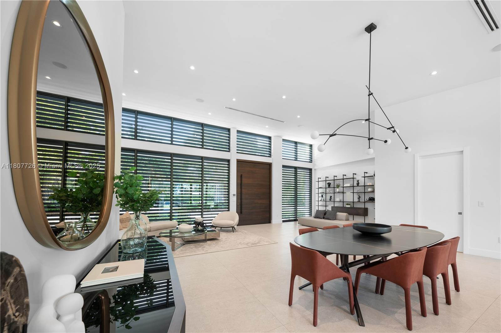 JUNELAND - Residential