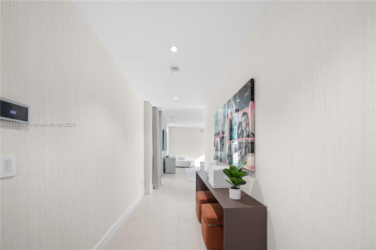 JUNELAND - Residential