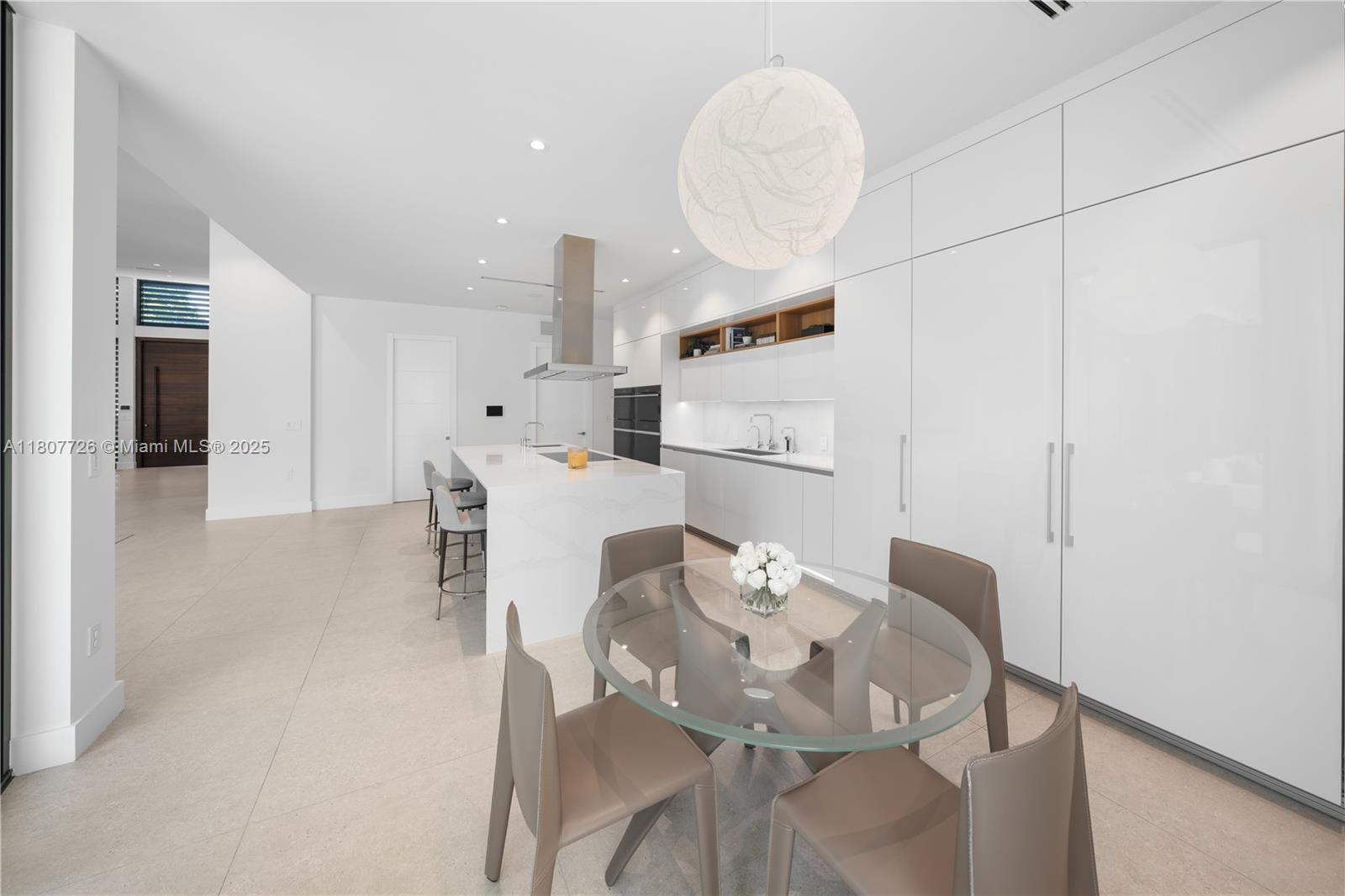 JUNELAND - Residential
