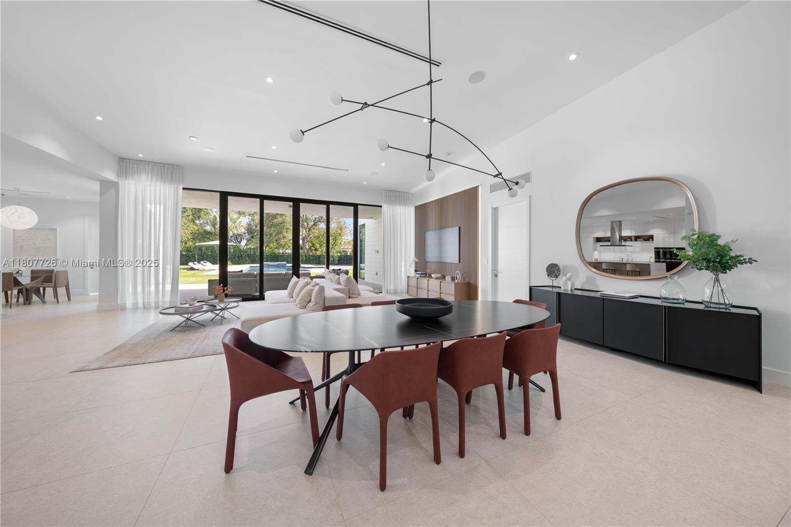 JUNELAND - Residential