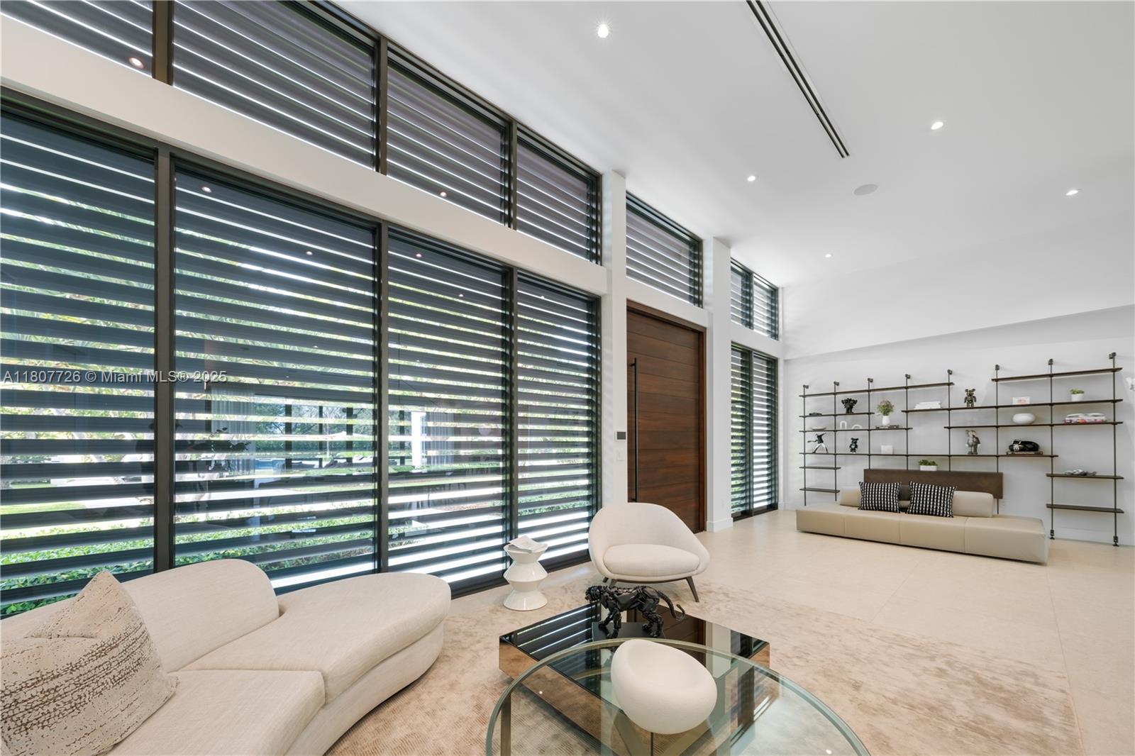 JUNELAND - Residential
