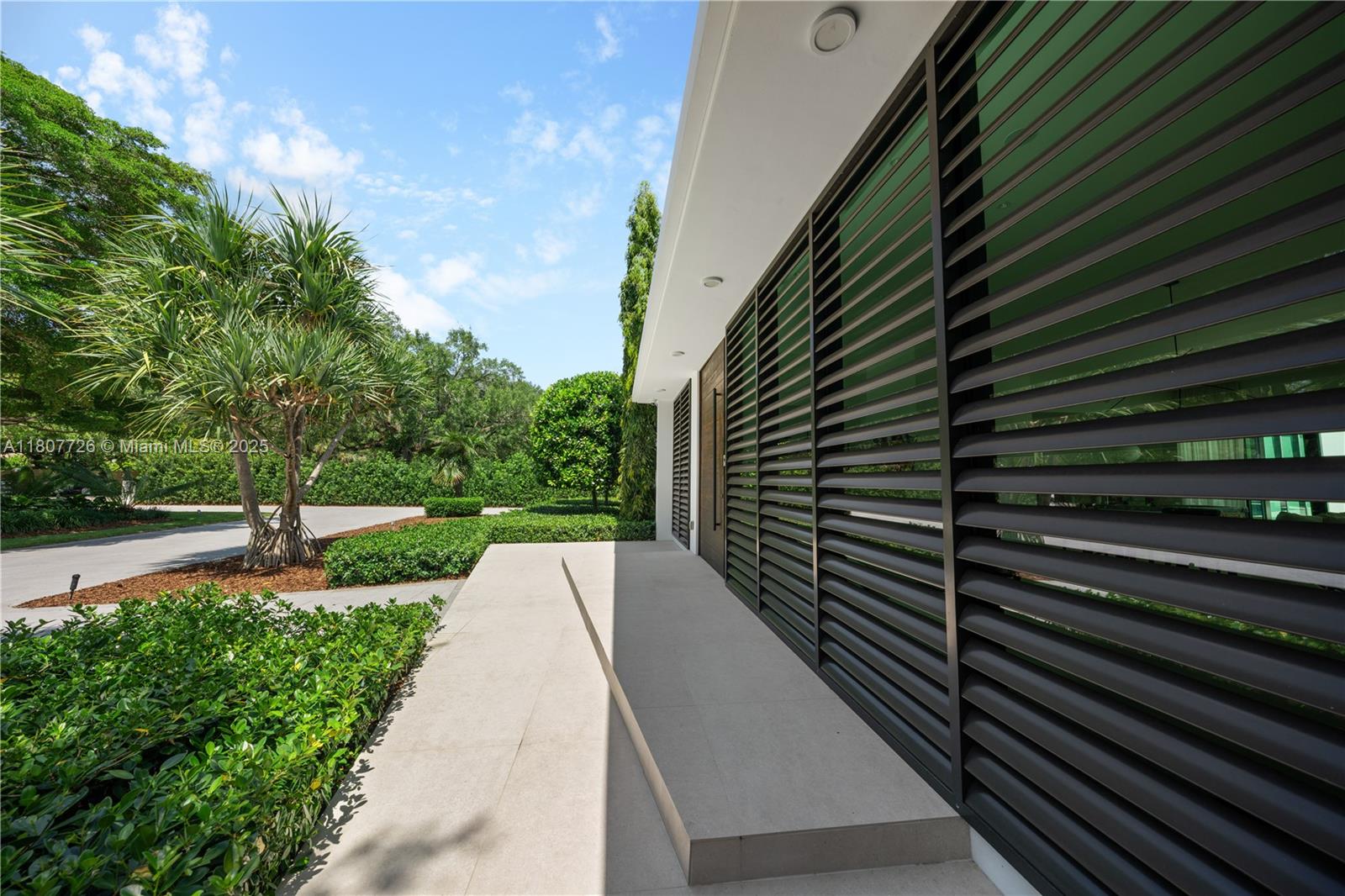 JUNELAND - Residential