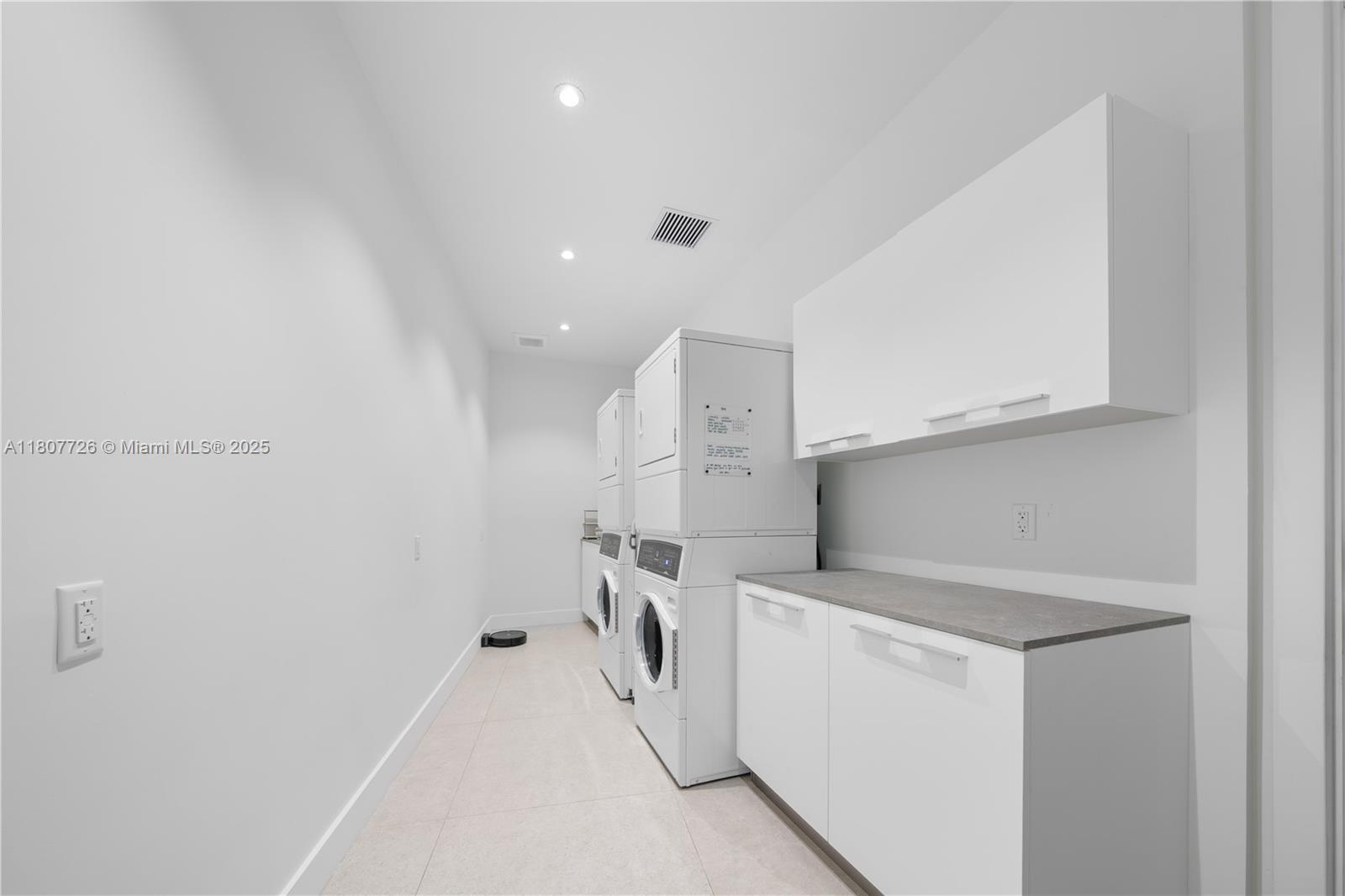 JUNELAND - Residential