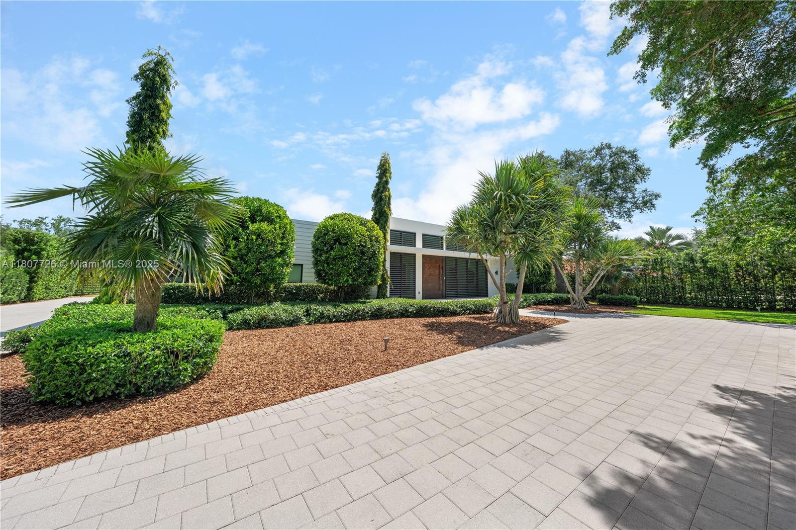 JUNELAND - Residential
