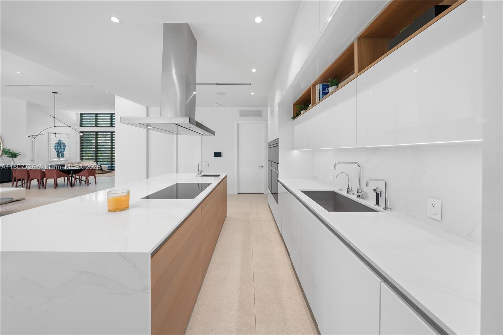 JUNELAND - Residential