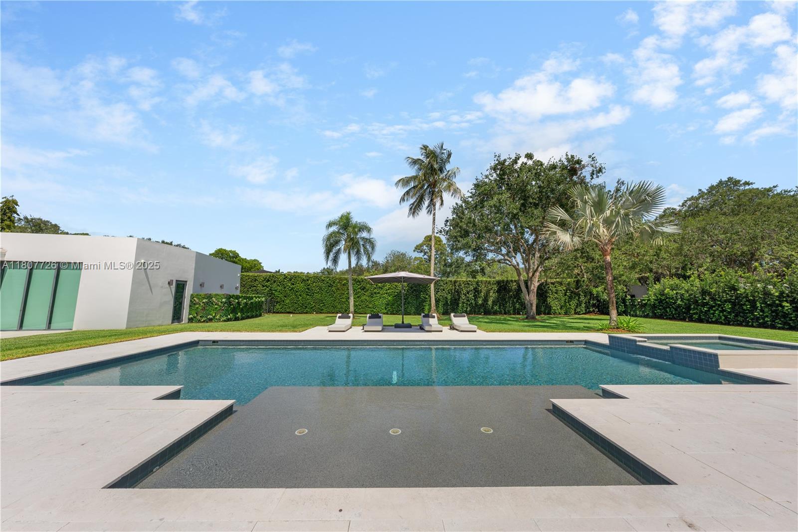 JUNELAND - Residential
