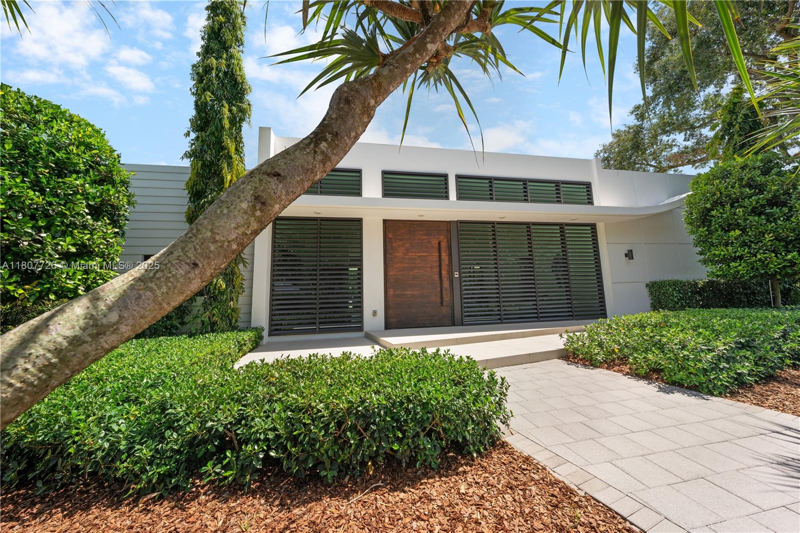 JUNELAND - Residential