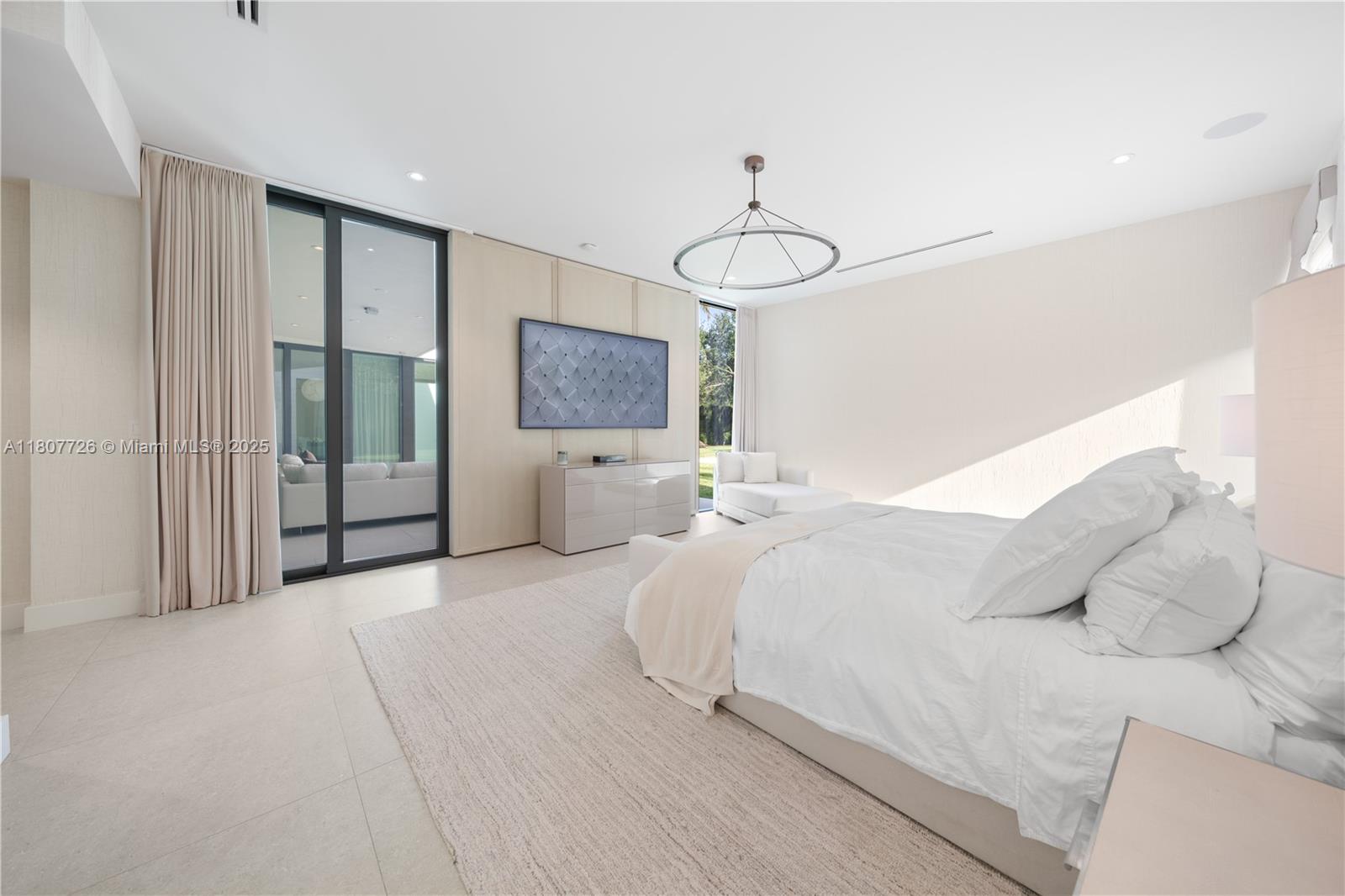 JUNELAND - Residential