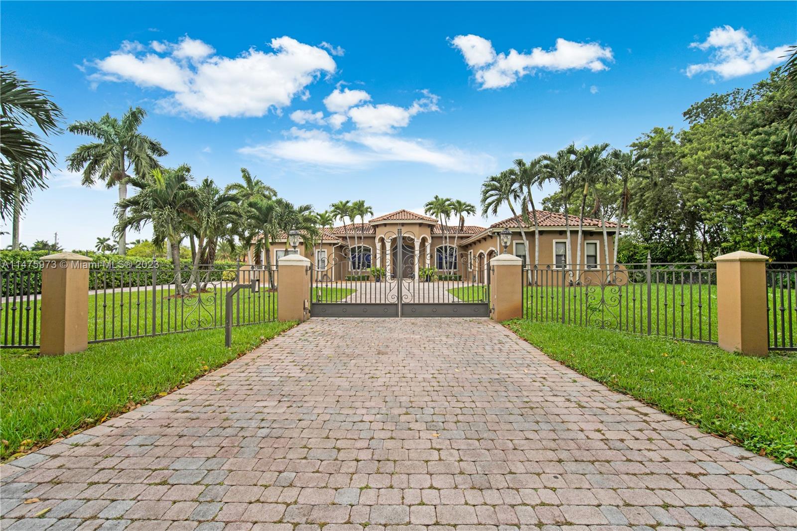 Property for Sale at 4430 Sw 118th Ave, Miami, Broward County, Florida - Bedrooms: 6 
Bathrooms: 6.5  - $3,200,000