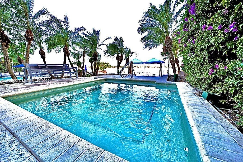 MIRADOR 1200 CONDO - Residential