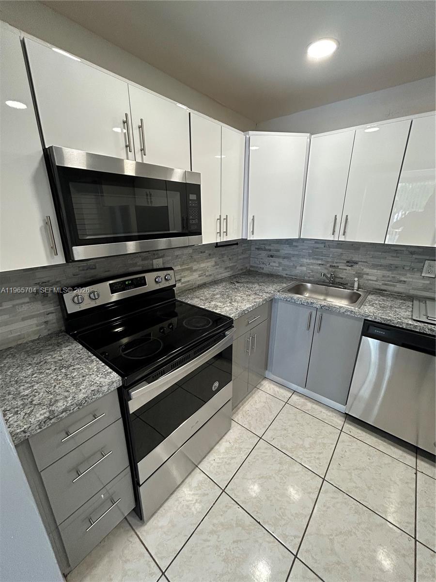 8311 SW 142nd Ave J202