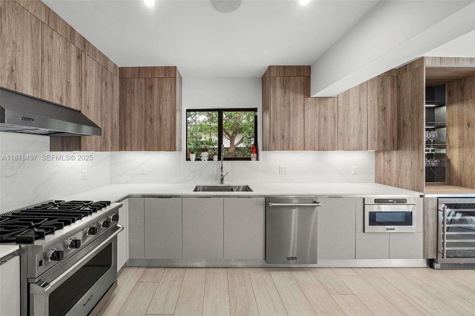 BISCAYNE POINT - Residential