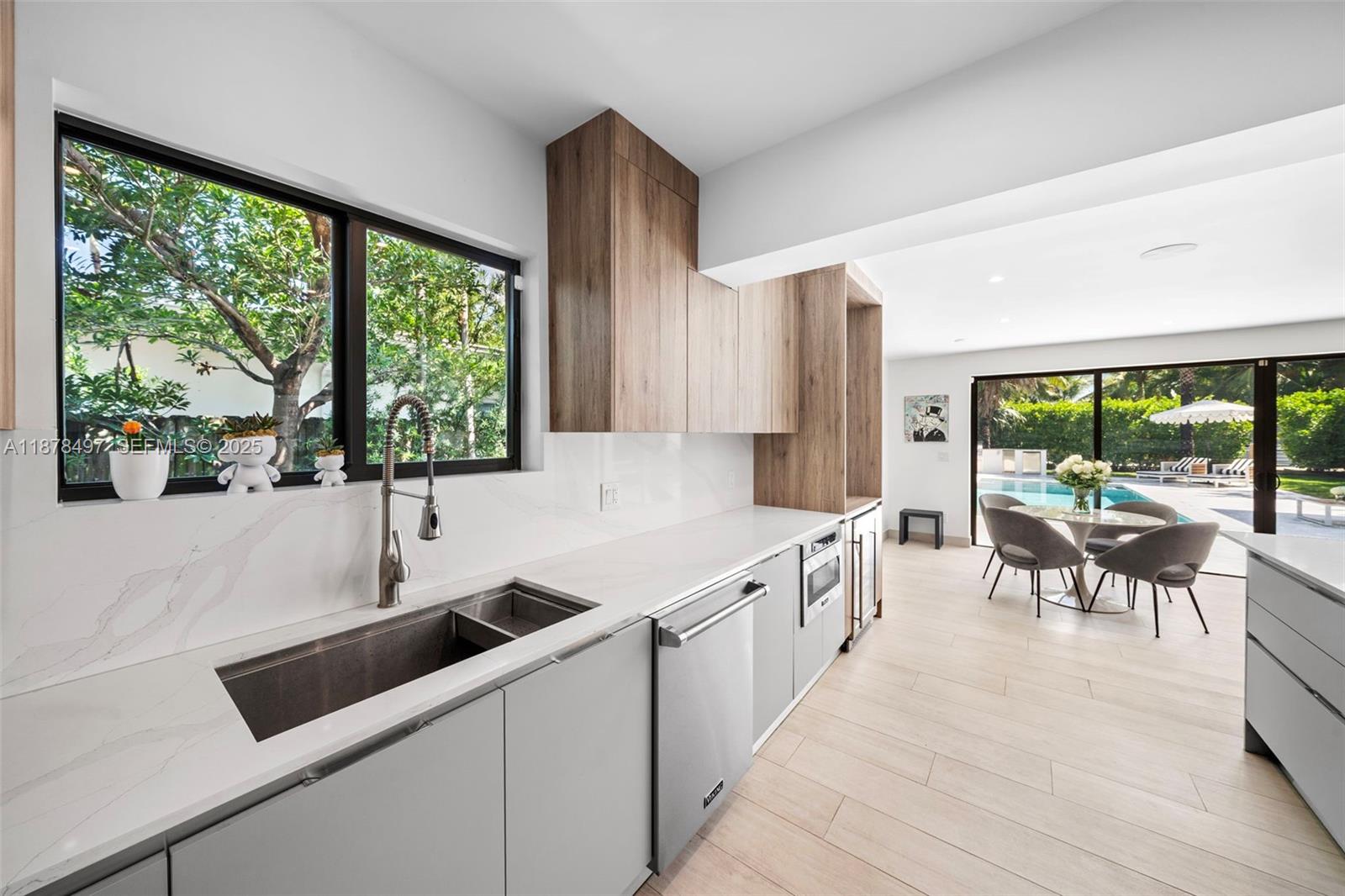 BISCAYNE POINT - Residential