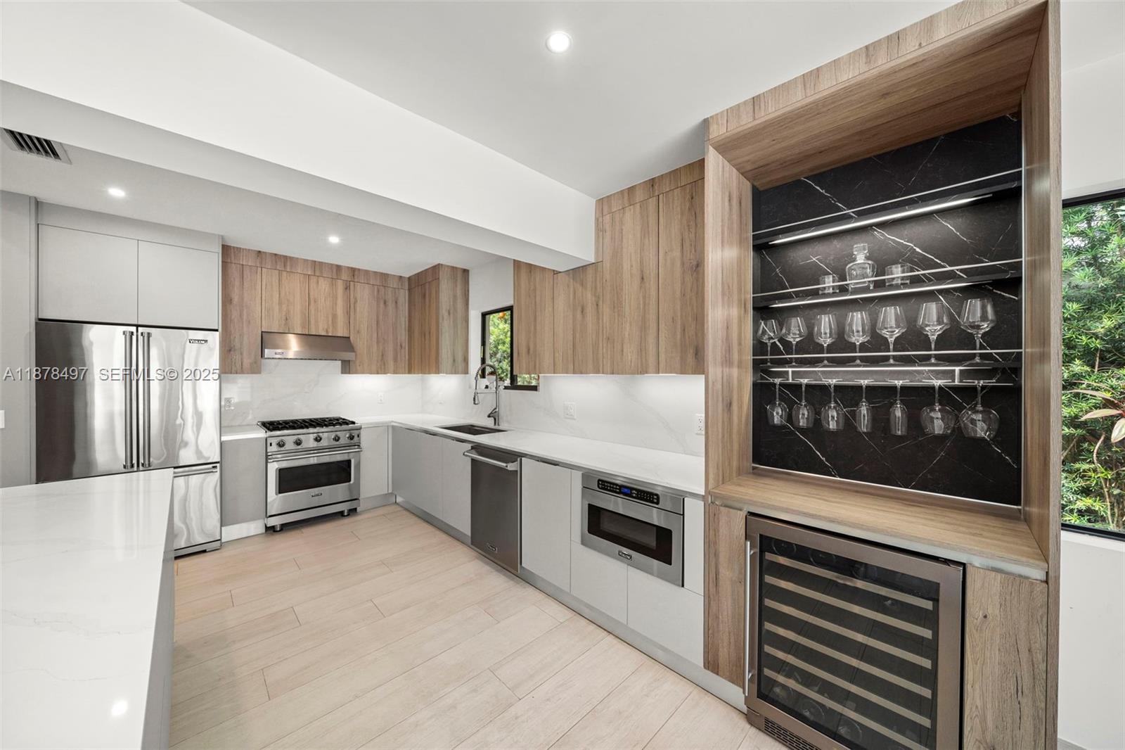 BISCAYNE POINT - Residential