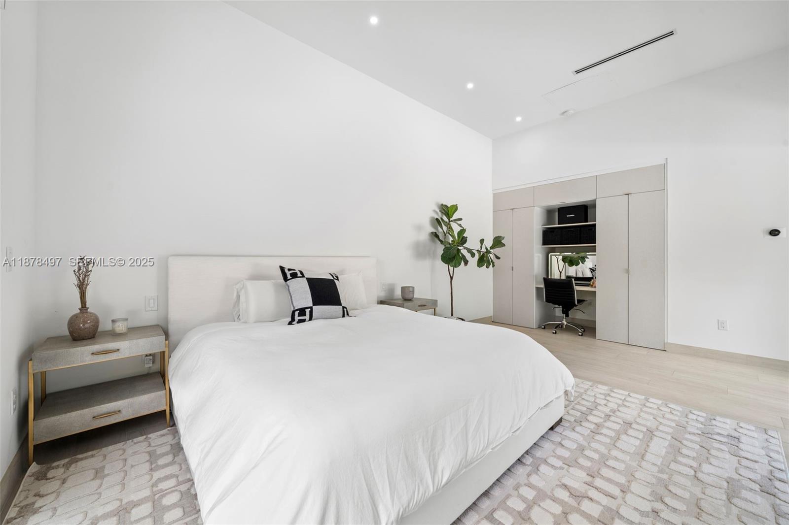 BISCAYNE POINT - Residential