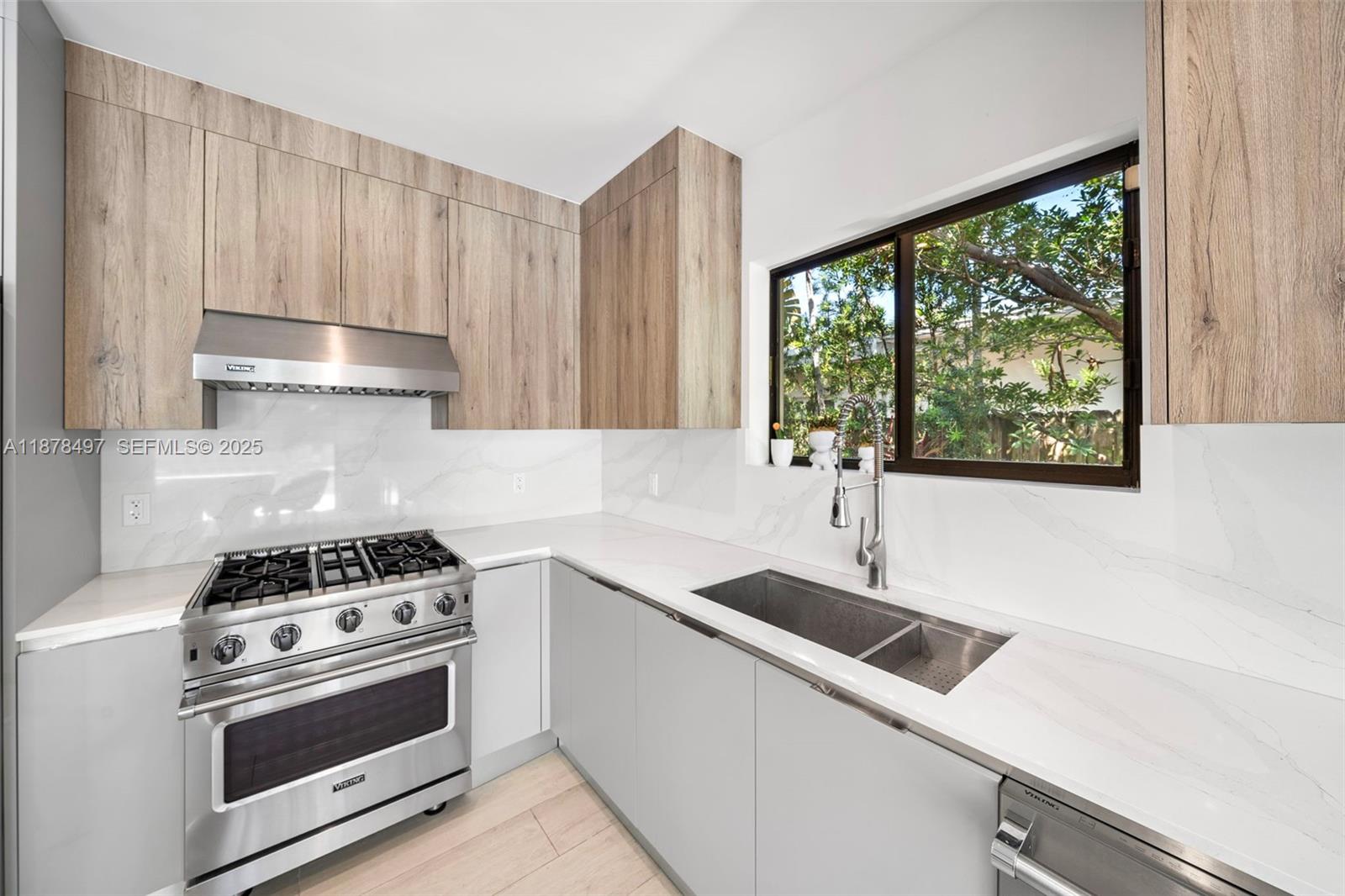 BISCAYNE POINT - Residential