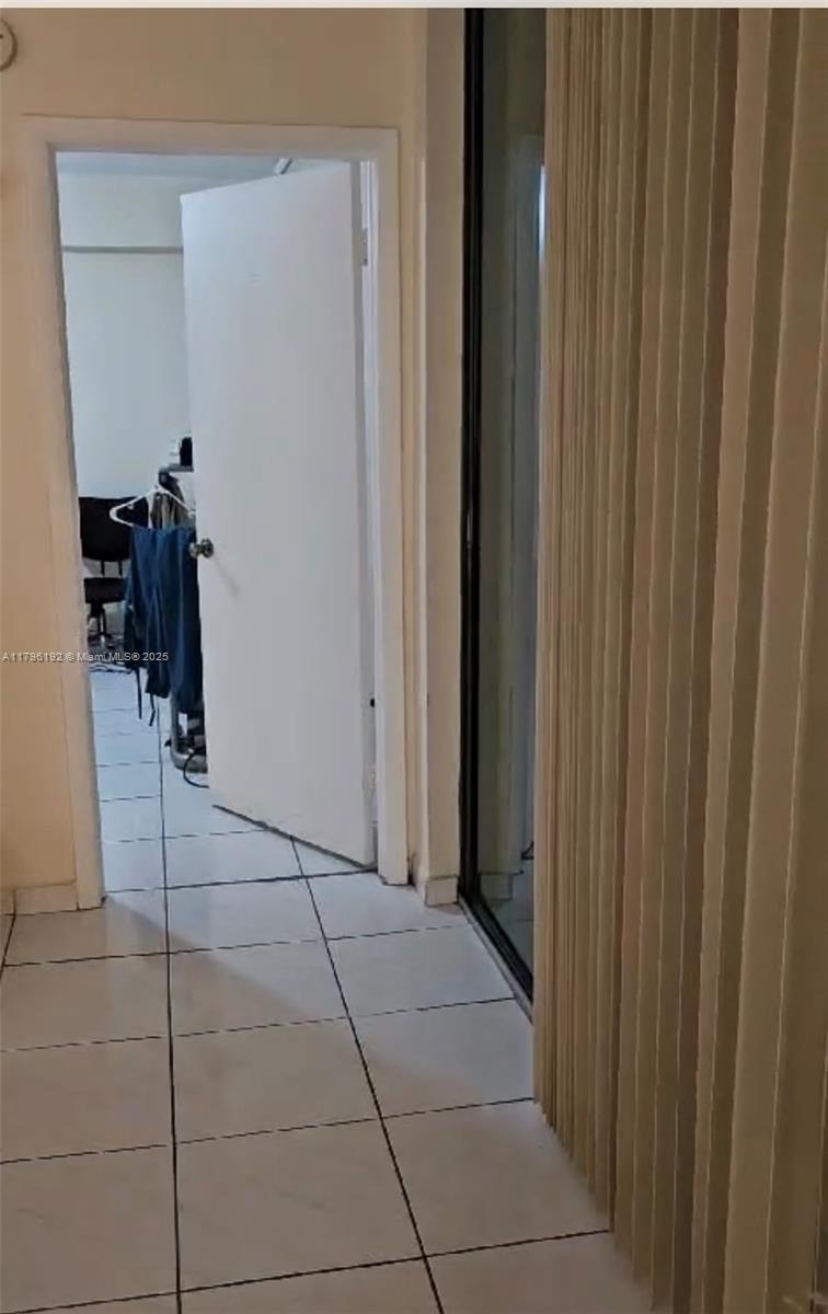 CORAL TOWERS CONDO - Residential