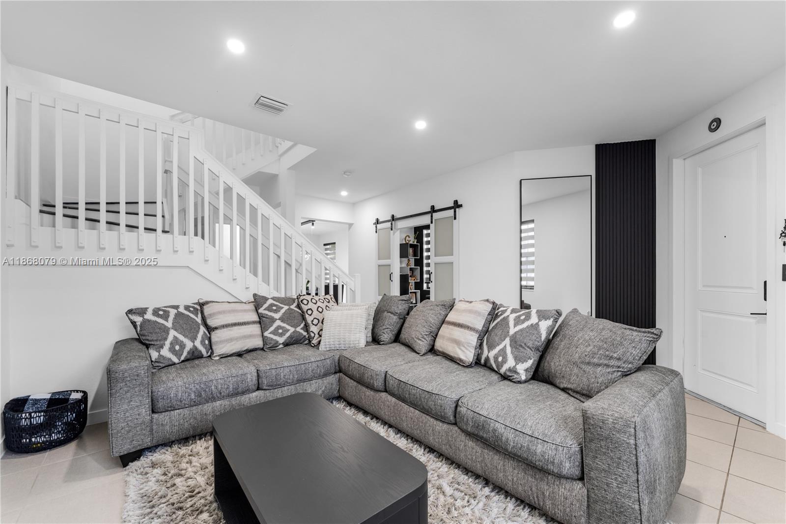 COCO PALM ESTATES - Residential