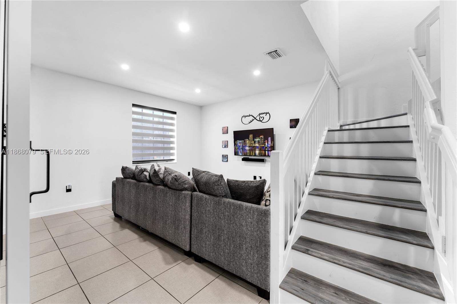 COCO PALM ESTATES - Residential