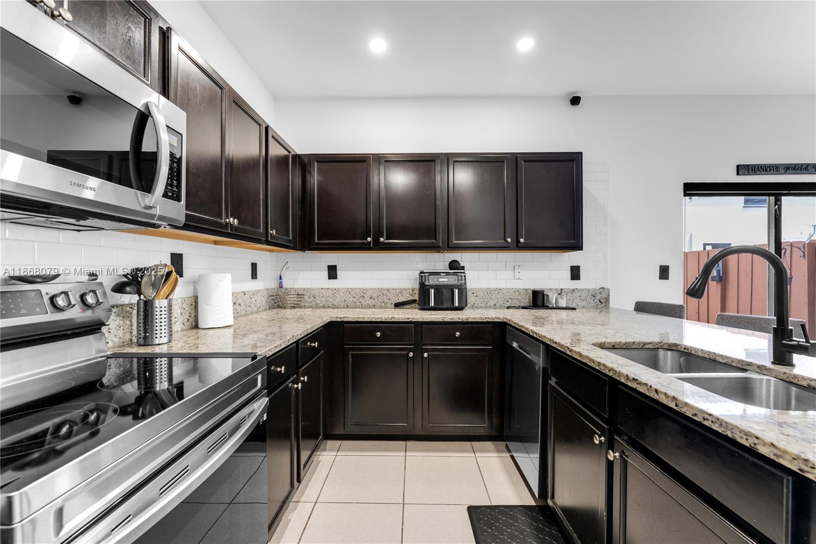 COCO PALM ESTATES - Residential