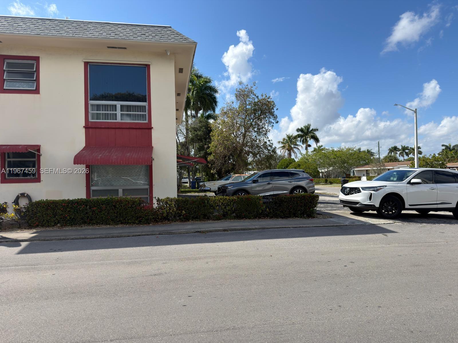 TROPICS CONDO - Residential