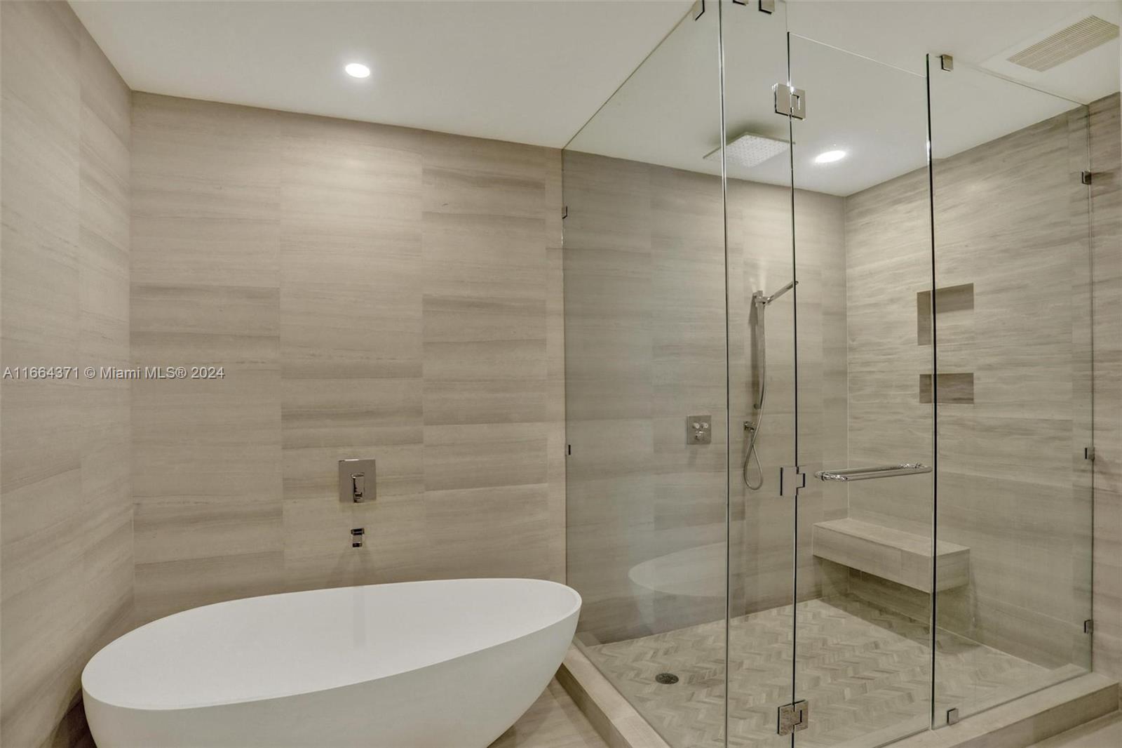 ECHO CONDO - Residential