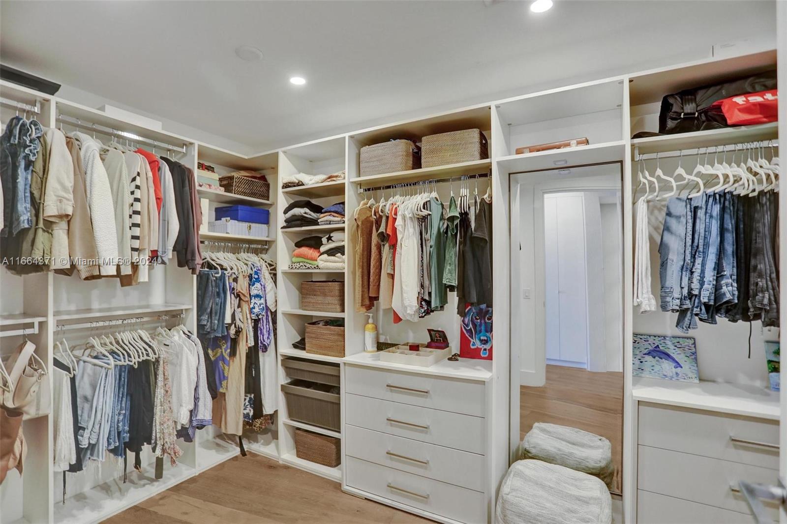 ECHO CONDO - Residential