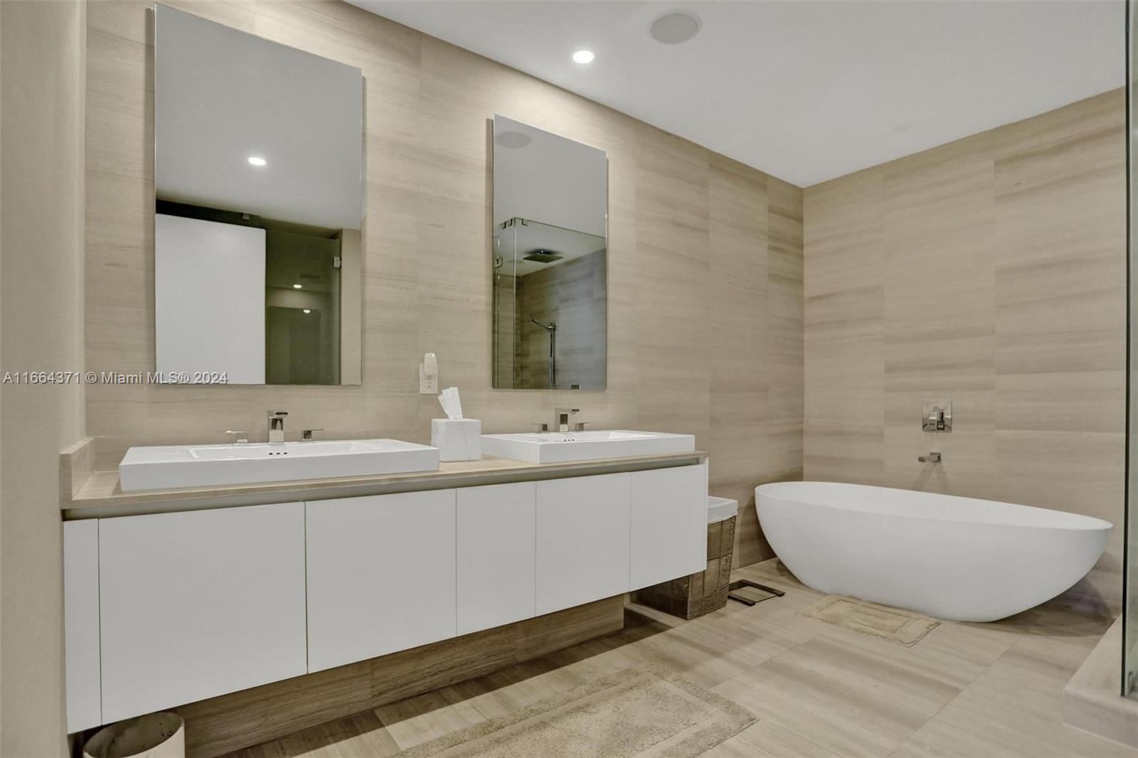 ECHO CONDO - Residential