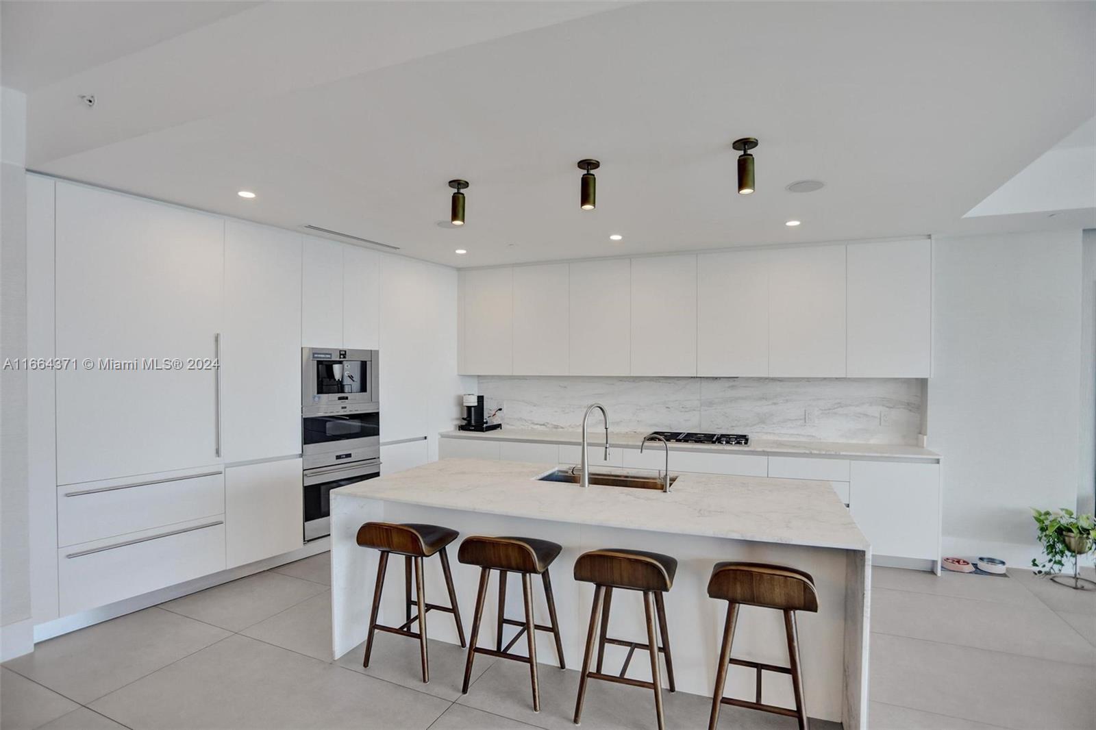 ECHO CONDO - Residential