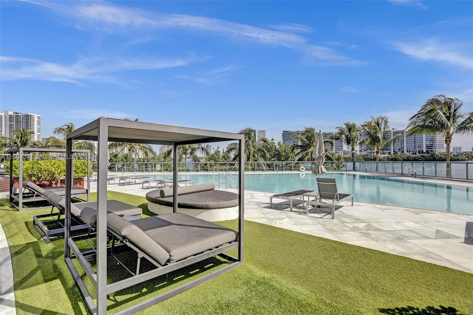 ECHO CONDO - Residential